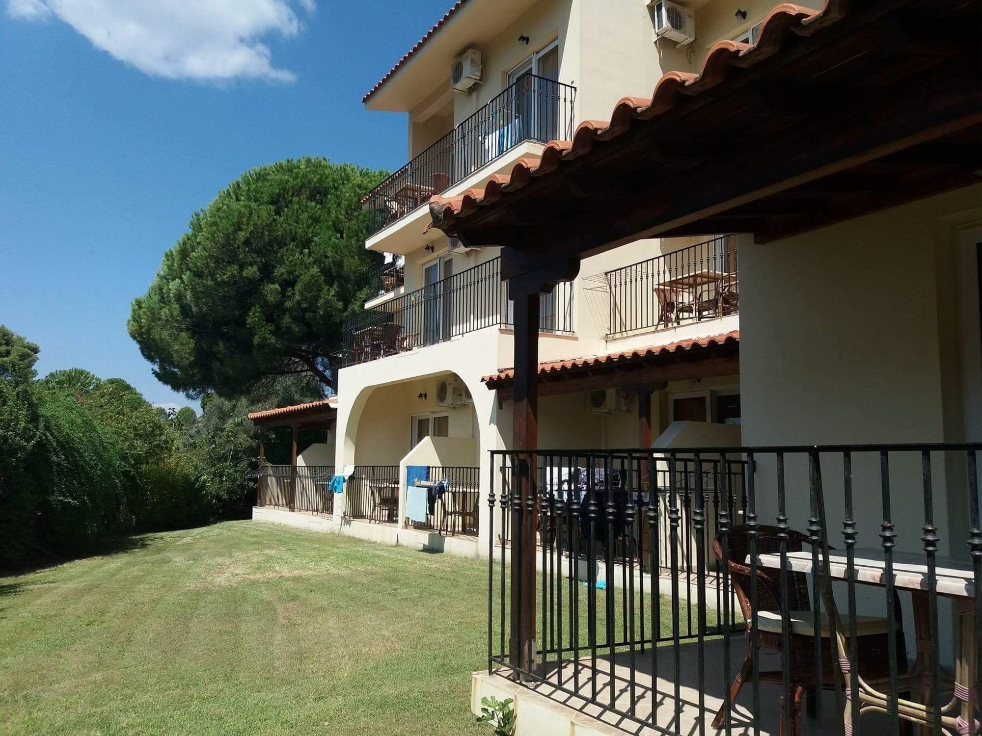 Hermes Hotel Vromolimnos Luaran gambar
